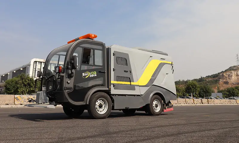 純電動深度清潔車--高壓移動清洗盤+大容量水箱，解決三級道路衛(wèi)生保潔難題！