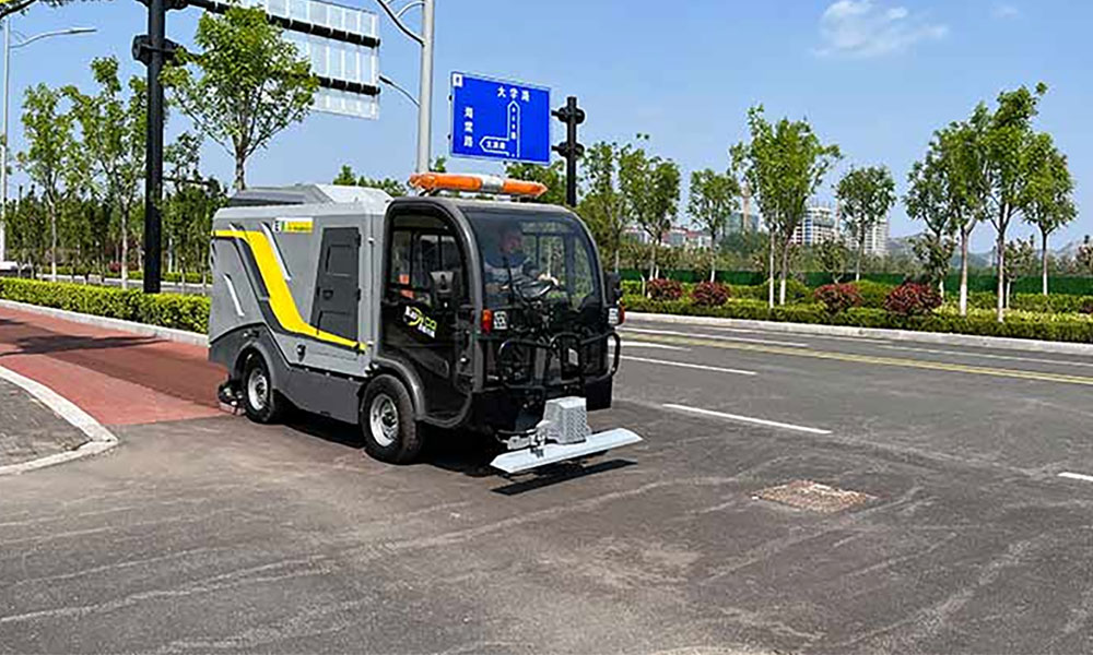 道路污染深度清潔車--深度清潔，多領域、多區(qū)域路面保潔、衛(wèi)生治理！