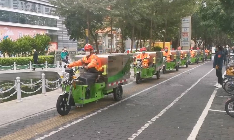 小型多功能高壓清洗車發(fā)往深圳環(huán)衛(wèi)公司-組織現(xiàn)場培訓(xùn)，助力深圳環(huán)衛(wèi)！