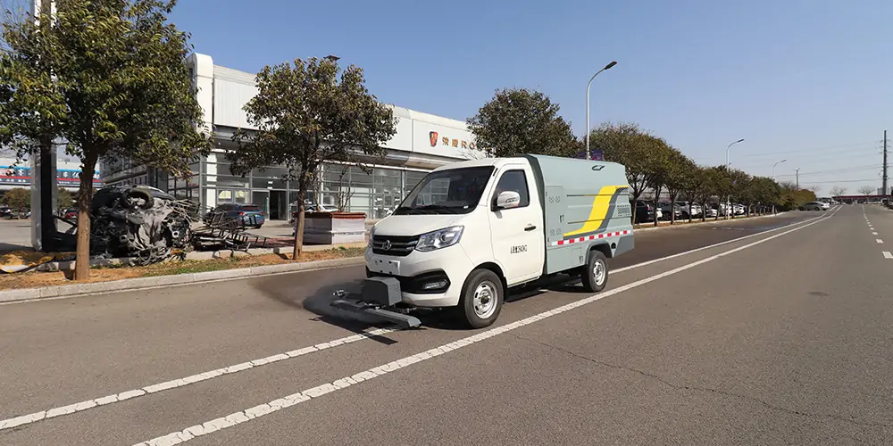新能源道路養護車_道路高壓沖洗車_新能源環衛車_小型高壓清洗車