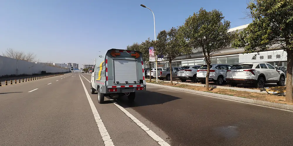 新能源道路養護車_道路高壓沖洗車_新能源環衛車_小型高壓清洗車