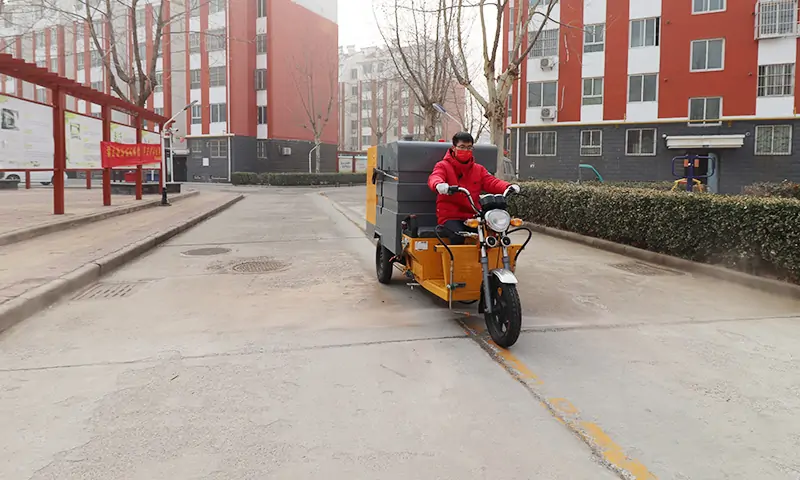 三輪多功能高壓清洗車，作業(yè)持久、功能多樣、效率高效！